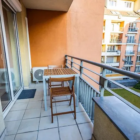 아파트 Sunny Nest At Oradea Square *